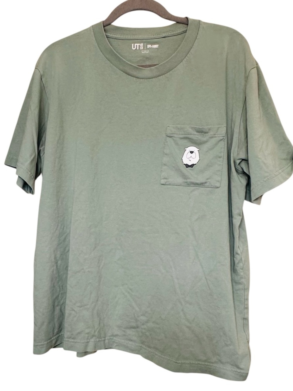 UT Uniqlo Spy x Family T-Shirt Large Green Short Sleeve Bond Anime Front Pocket
